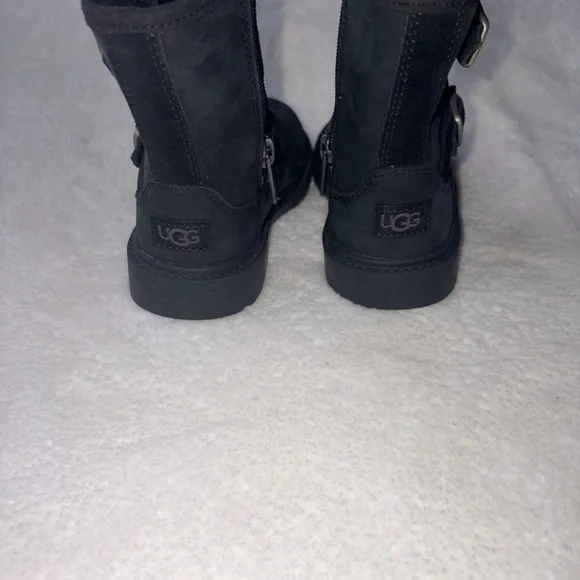 UGG Kids’ Kinzey Booys - Picture 4 of 5